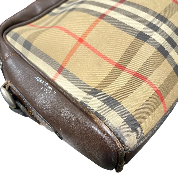 BURBERRY’S Vintage Nova Check Crossbody Bag - Picture 3 of 10